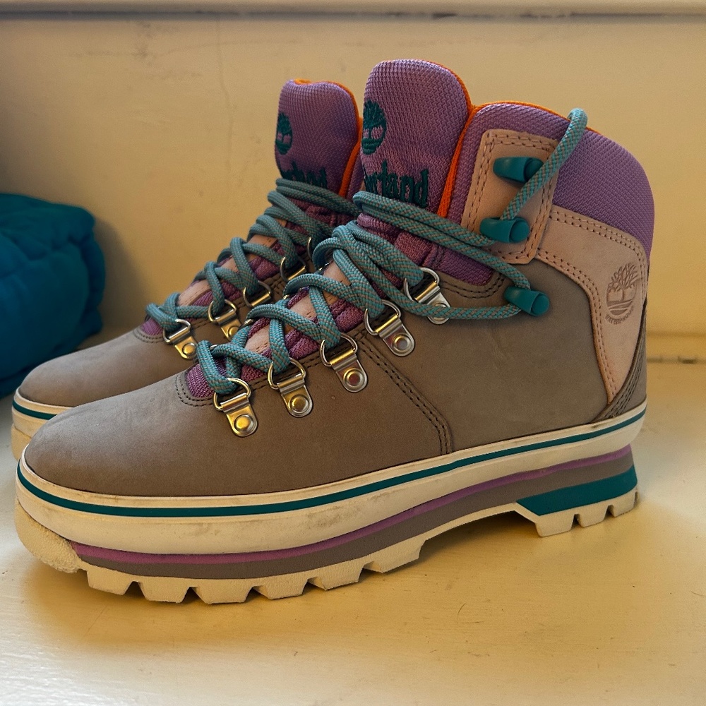 Timberland boots pastel